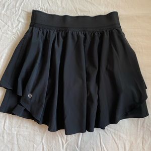 lululemon athletica court rival high rise skirt - black size 4
